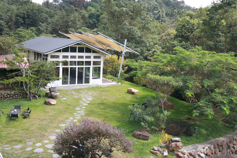 南投日月潭秘境住宿|八番私人住宅。隱身在日月潭森林系設計民宿、寵物友善民宿、感受最純粹最靜謐的日月潭住宿 - 第8張圖 南投日月潭秘境住宿|八番私人住宅。隱身在日月潭森林系設計民宿、寵物友善民宿、感受最純粹最靜謐的日月潭住宿