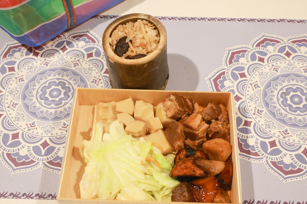 南投溪頭溪部好呆庄野宿體驗庄園｜寵物友善露營車＆馬車帳篷住宿開箱，一泊二食、野溪抓蝦超好玩！