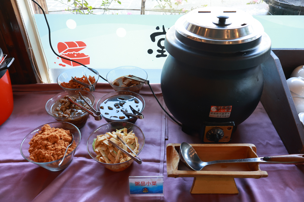 南投竹山海盜村｜一泊四食包棟住宿體驗。寵物友善親子樂園、一泊四食、VR飛船、氣墊樂園、烤肉派對一次玩到底