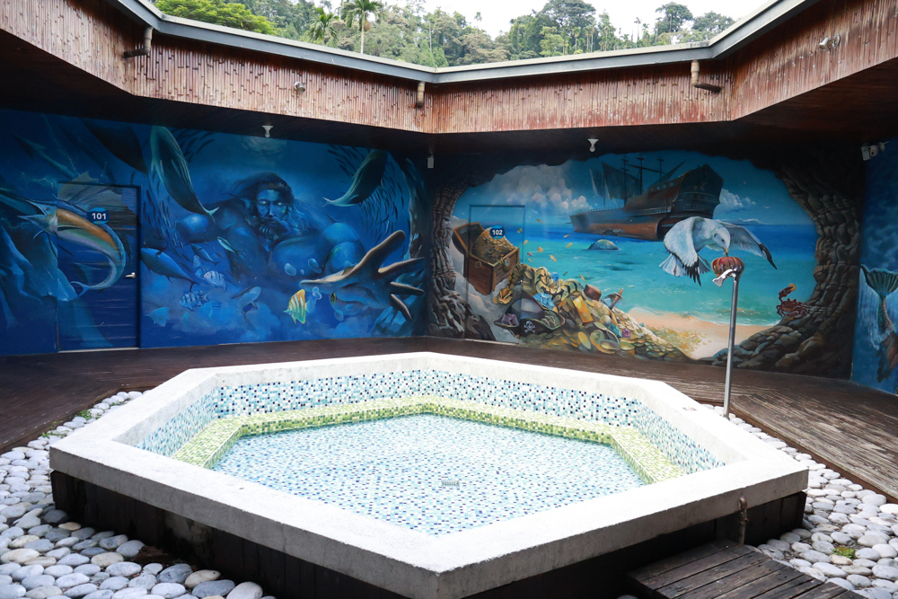 南投竹山海盜村｜一泊四食包棟住宿體驗。寵物友善親子樂園、一泊四食、VR飛船、氣墊樂園、烤肉派對一次玩到底