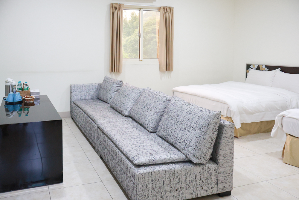 南投竹山海盜村｜一泊四食包棟住宿體驗。寵物友善親子樂園、一泊四食、VR飛船、氣墊樂園、烤肉派對一次玩到底