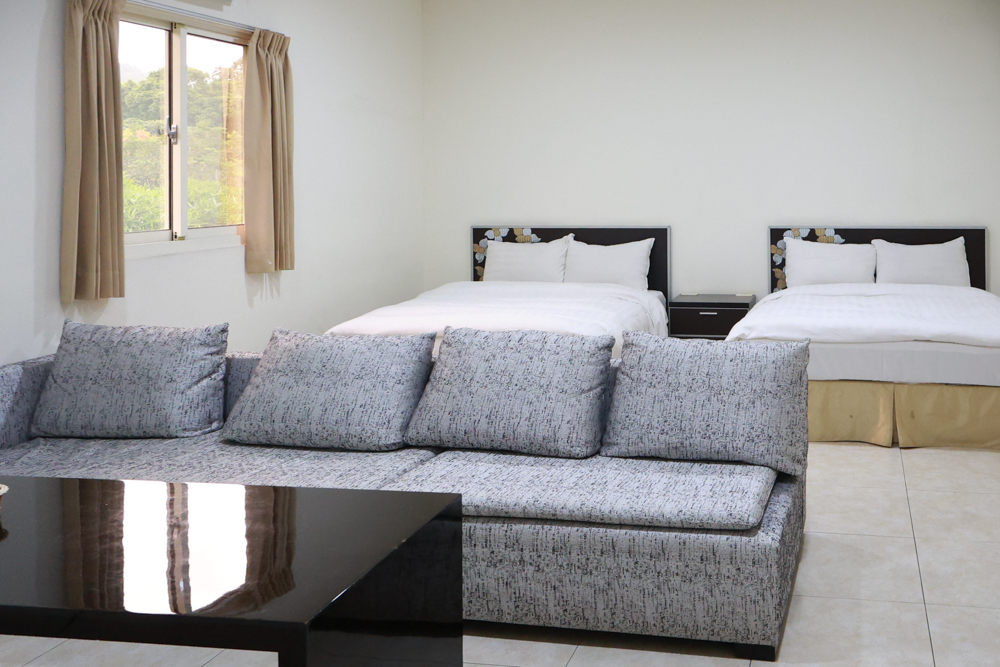 南投竹山海盜村｜一泊四食包棟住宿體驗。寵物友善親子樂園、一泊四食、VR飛船、氣墊樂園、烤肉派對一次玩到底