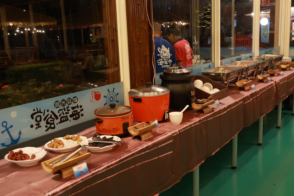 南投竹山海盜村｜一泊四食包棟住宿體驗。寵物友善親子樂園、一泊四食、VR飛船、氣墊樂園、烤肉派對一次玩到底