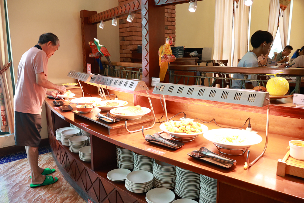 台東娜路彎大酒店寵物房開箱｜五星級飯店設施全攻略！免費下午茶、兒童遊戲區、露天泳池一次玩好玩滿