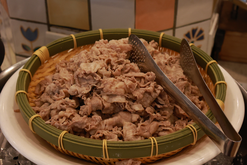 台東娜路彎大酒店寵物房開箱｜五星級飯店設施全攻略！免費下午茶、兒童遊戲區、露天泳池一次玩好玩滿