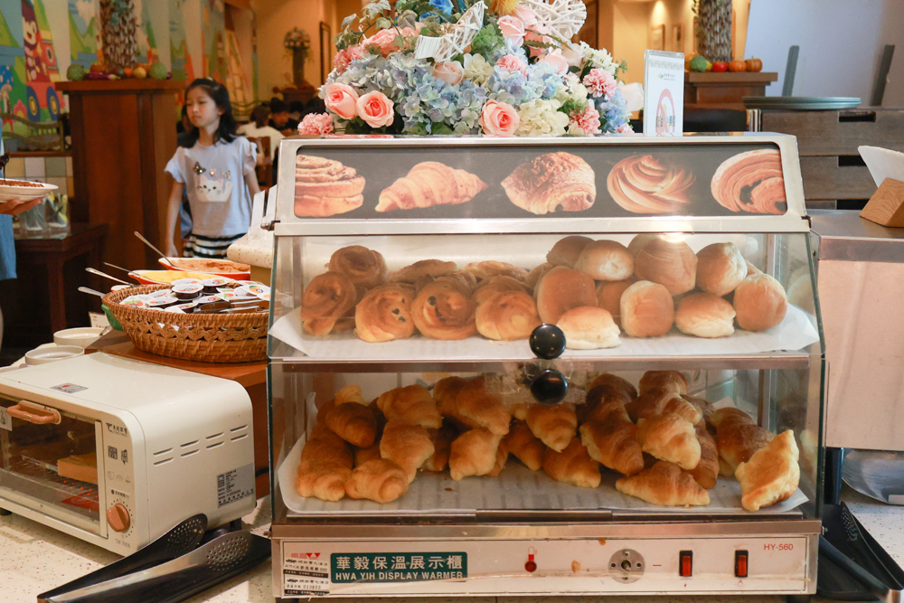 台東娜路彎大酒店寵物房開箱｜五星級飯店設施全攻略！免費下午茶、兒童遊戲區、露天泳池一次玩好玩滿