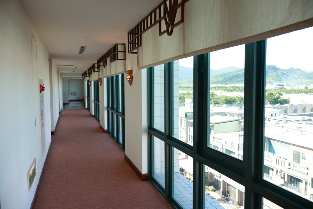 台東娜路彎大酒店寵物房開箱｜五星級飯店設施全攻略！免費下午茶、兒童遊戲區、露天泳池一次玩好玩滿