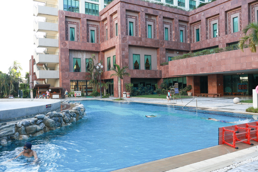 台東娜路彎大酒店寵物房開箱｜五星級飯店設施全攻略！免費下午茶、兒童遊戲區、露天泳池一次玩好玩滿