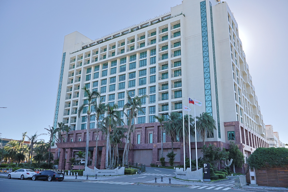 台東娜路彎大酒店寵物房開箱｜五星級飯店設施全攻略！免費下午茶、兒童遊戲區、露天泳池一次玩好玩滿