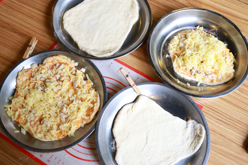 南投溪頭溪部好呆庄野宿體驗庄園|寵物友善露營車&馬車帳篷住宿開箱,一泊二食、野溪抓蝦超好玩! - 第25張圖