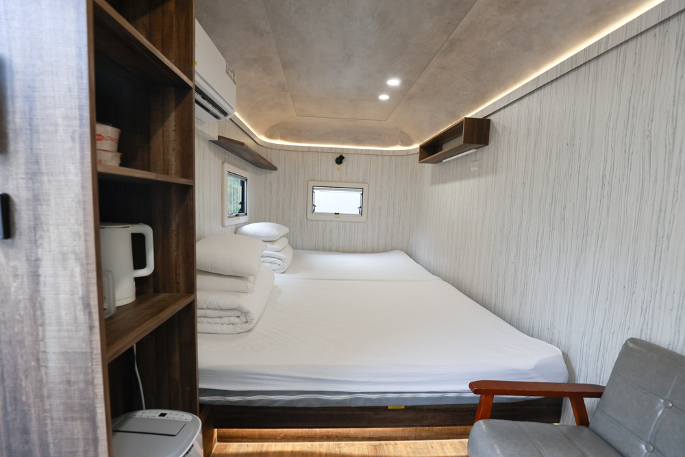 南投溪頭溪部好呆庄野宿體驗庄園|寵物友善露營車&馬車帳篷住宿開箱,一泊二食、野溪抓蝦超好玩! - 第9張圖