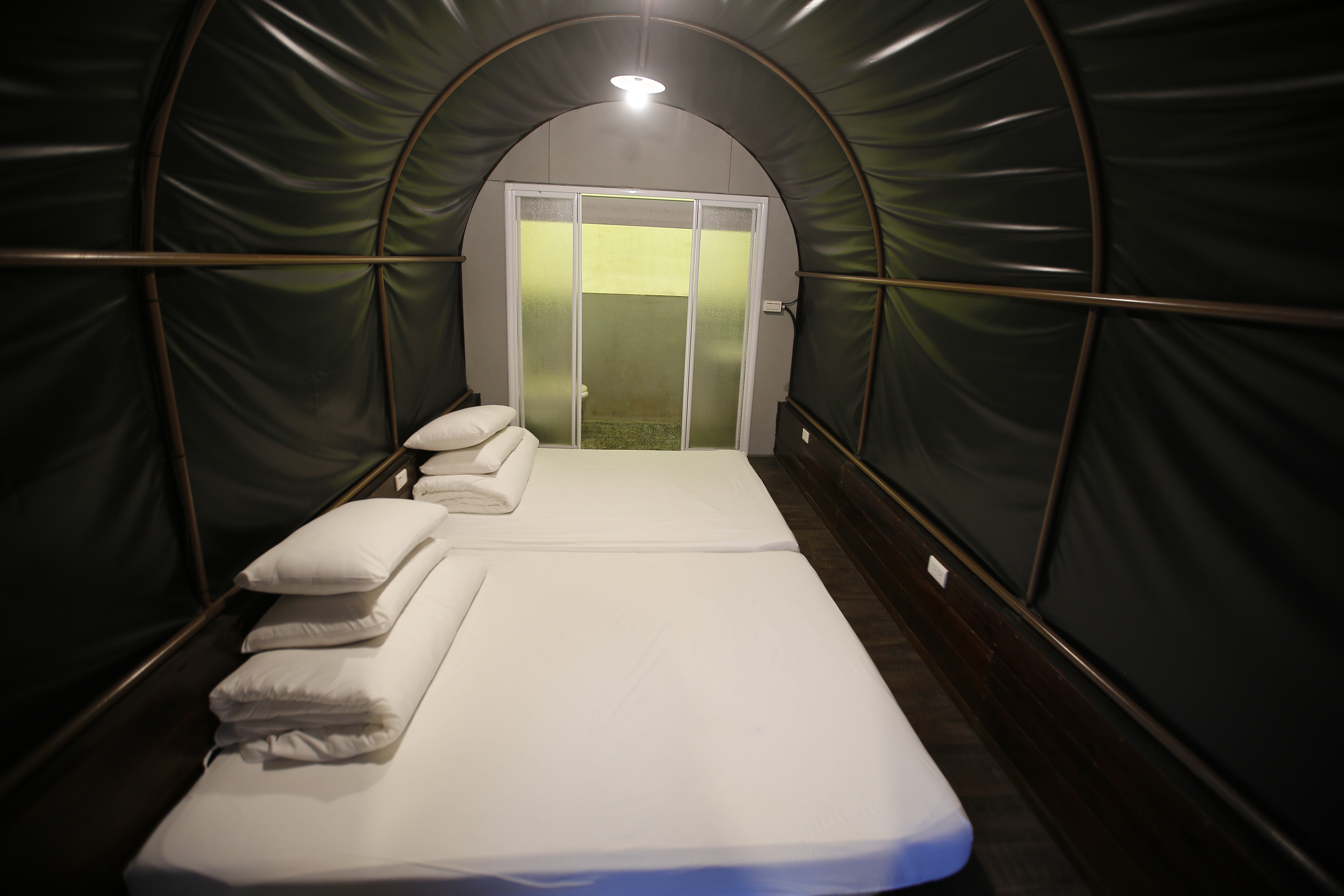 南投溪頭溪部好呆庄野宿體驗庄園|寵物友善露營車&馬車帳篷住宿開箱,一泊二食、野溪抓蝦超好玩! - 第32張圖