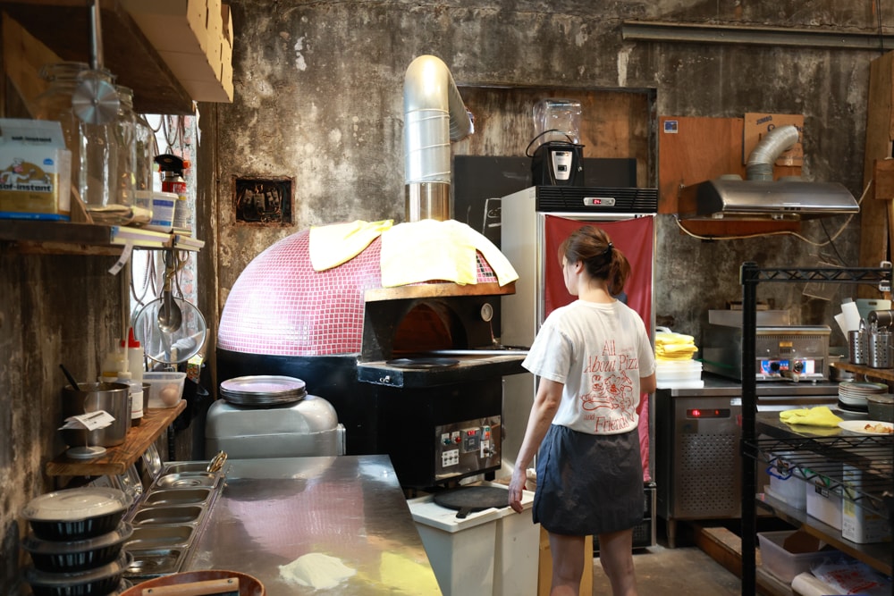 新北瑞芳三貂嶺美食|寬哥那裡。秘境餐廳推薦,寵物友善秘境餐廳、必點馬告五花肉披薩&提拉米蘇 - 第12張圖