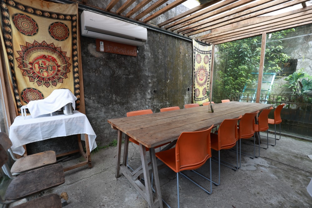 新北瑞芳三貂嶺美食|寬哥那裡。秘境餐廳推薦,寵物友善秘境餐廳、必點馬告五花肉披薩&提拉米蘇 - 第4張圖