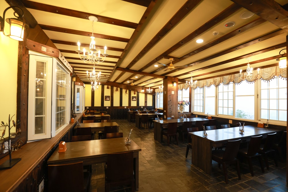 清境凡賽斯莊園 Vanse Manor|南法歐風木屋城堡 × 擁抱山嵐雲海的歐式夢幻莊園 × 南投清境寵物友善住宿 × 火鍋晚餐 - 第51張圖 清境凡賽斯莊園 Vanse Manor|南法歐風木屋城堡 × 擁抱山嵐雲海的歐式夢幻莊園 × 南投清境寵物友善住宿 × 火鍋晚餐