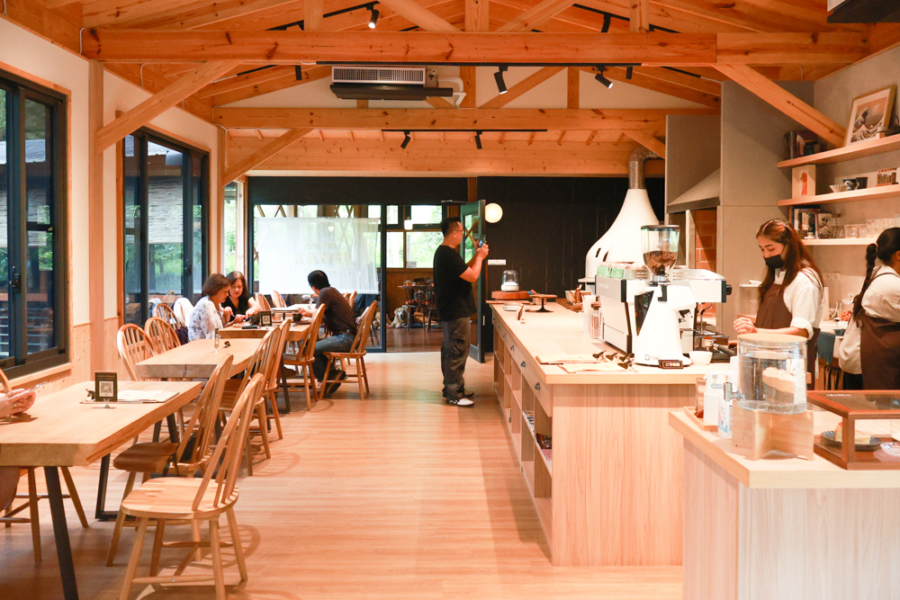 南投魚池金井珈琲 & 薪窯｜隱身山林的小京都氛圍日式咖啡廳・日式昭和森林系咖啡廳＋南投寵物友善餐廳