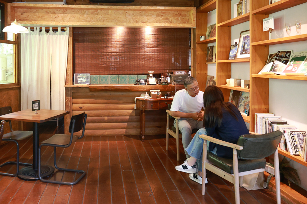 南投魚池金井珈琲 & 薪窯｜隱身山林的小京都氛圍日式咖啡廳・日式昭和森林系咖啡廳＋南投寵物友善餐廳