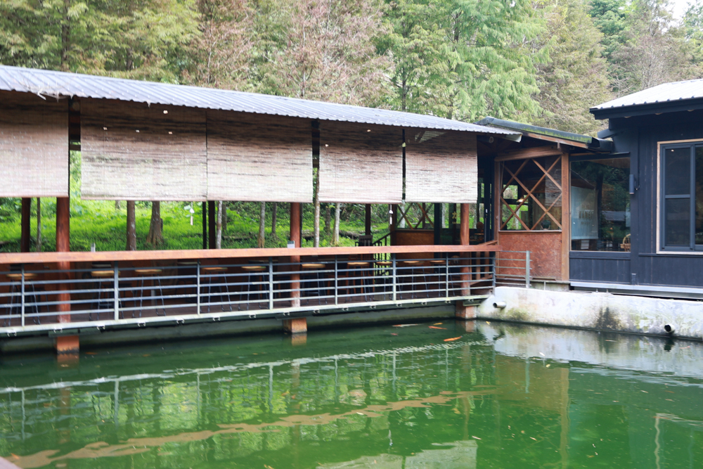 南投魚池金井珈琲 & 薪窯｜隱身山林的小京都氛圍日式咖啡廳・日式昭和森林系咖啡廳＋南投寵物友善餐廳