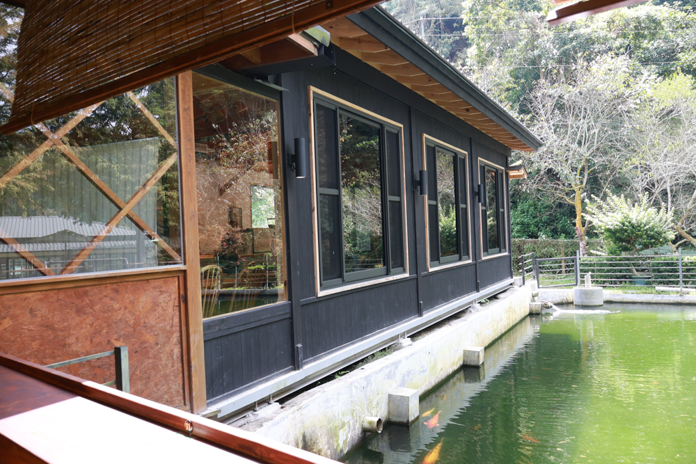 南投魚池金井珈琲 & 薪窯｜隱身山林的小京都氛圍日式咖啡廳・日式昭和森林系咖啡廳＋南投寵物友善餐廳