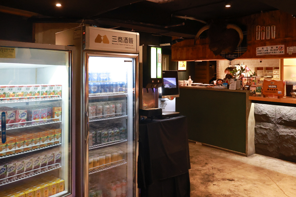 台北東區｜金洹苑日式燒肉鍋物放題。台北寵物友善餐廳推薦、和牛螃蟹龍蝦海鮮吃到飽、火烤兩吃、寵物可落地、毛孩鮮食餐