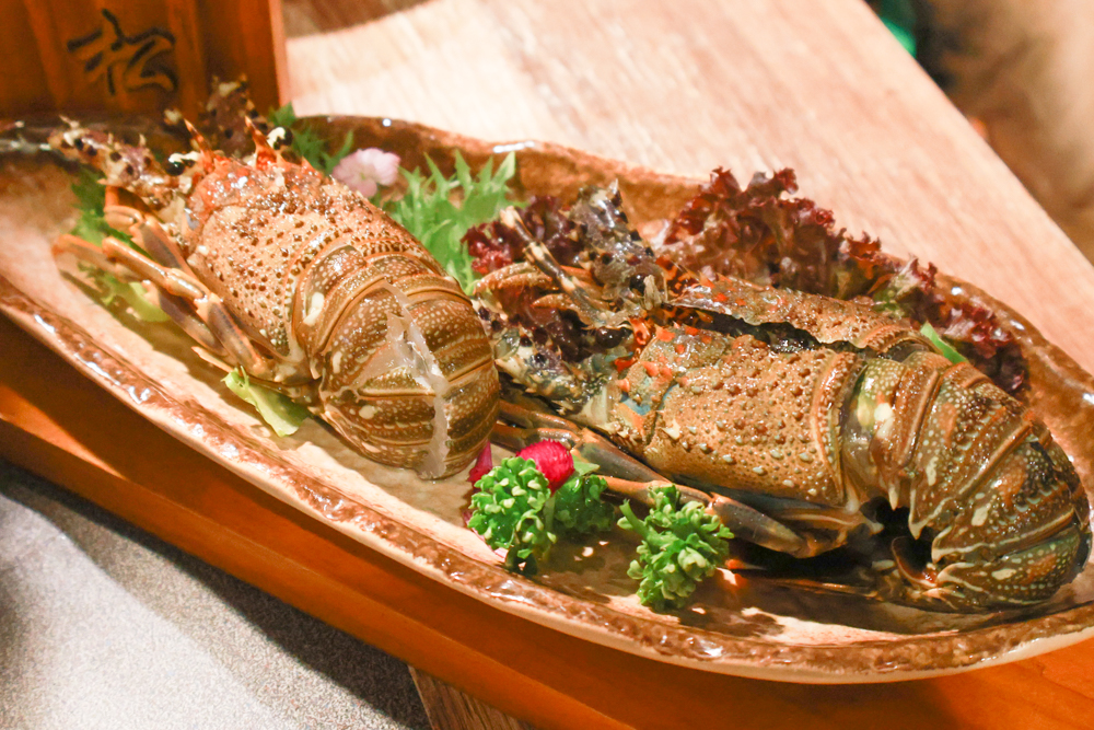 台北東區｜金洹苑日式燒肉鍋物放題。台北寵物友善餐廳推薦、和牛螃蟹龍蝦海鮮吃到飽、火烤兩吃、寵物可落地、毛孩鮮食餐