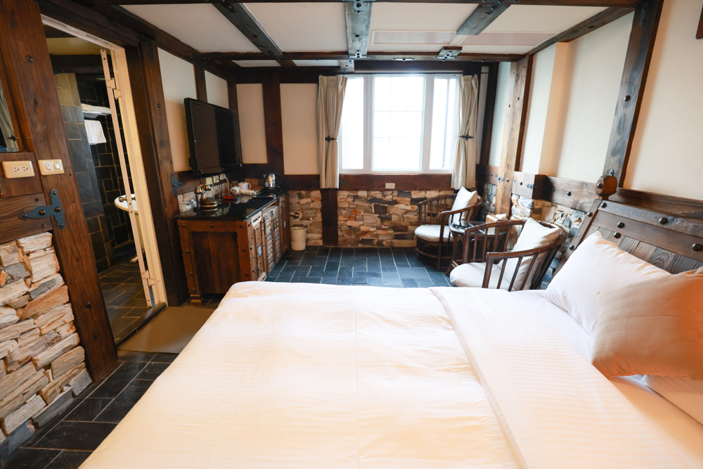 清境凡賽斯莊園 Vanse Manor|南法歐風木屋城堡 × 擁抱山嵐雲海的歐式夢幻莊園 × 寵物友善住宿推薦 × 火鍋晚餐 - 第25張圖