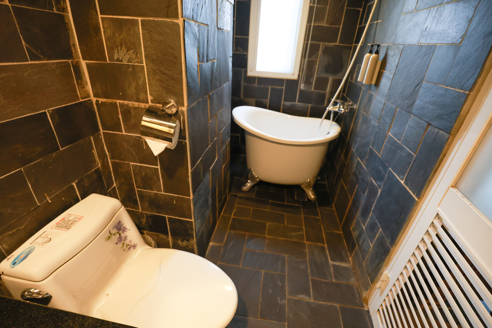 清境凡賽斯莊園 Vanse Manor|南法歐風木屋城堡 × 擁抱山嵐雲海的歐式夢幻莊園 × 寵物友善住宿推薦 × 火鍋晚餐 - 第26張圖