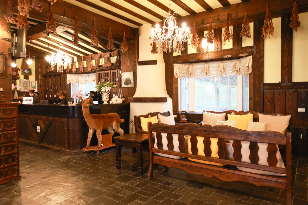 清境凡賽斯莊園 Vanse Manor|南法歐風木屋城堡 × 擁抱山嵐雲海的歐式夢幻莊園 × 寵物友善住宿推薦 × 火鍋晚餐 - 第8張圖