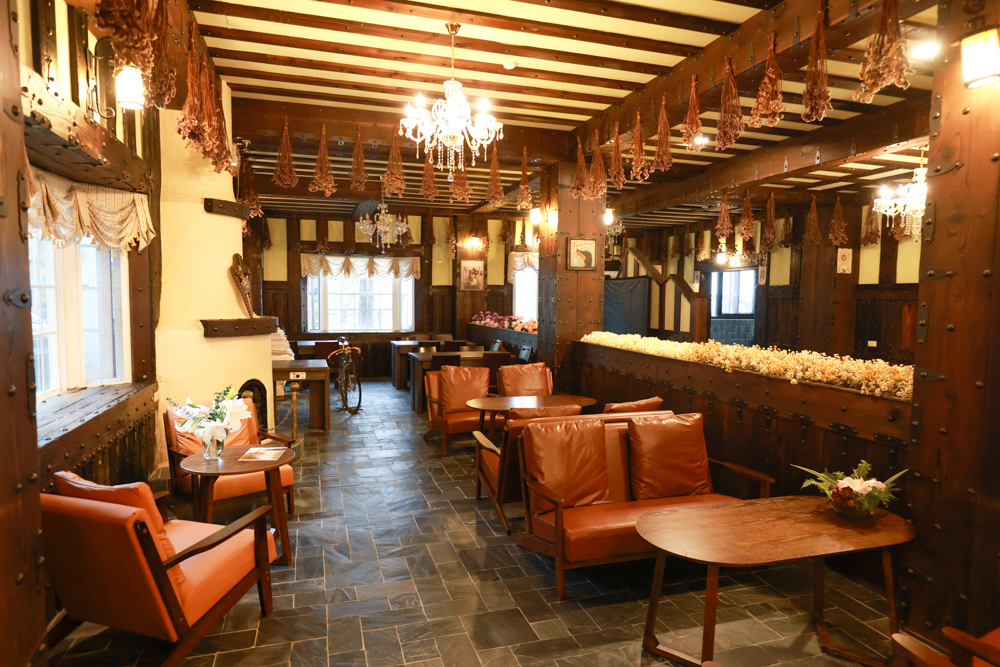 清境凡賽斯莊園 Vanse Manor|南法歐風木屋城堡 × 擁抱山嵐雲海的歐式夢幻莊園 × 寵物友善住宿推薦 × 火鍋晚餐 - 第11張圖