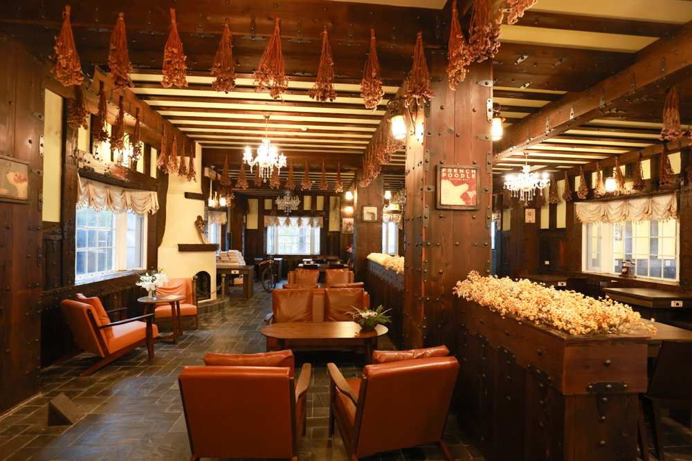 清境凡賽斯莊園 Vanse Manor|南法歐風木屋城堡 × 擁抱山嵐雲海的歐式夢幻莊園 × 寵物友善住宿推薦 × 火鍋晚餐 - 第7張圖