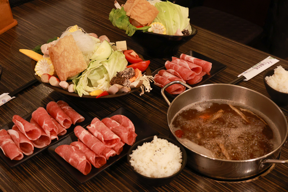 清境凡賽斯莊園 Vanse Manor|南法歐風木屋城堡 × 擁抱山嵐雲海的歐式夢幻莊園 × 寵物友善住宿推薦 × 火鍋晚餐 - 第29張圖