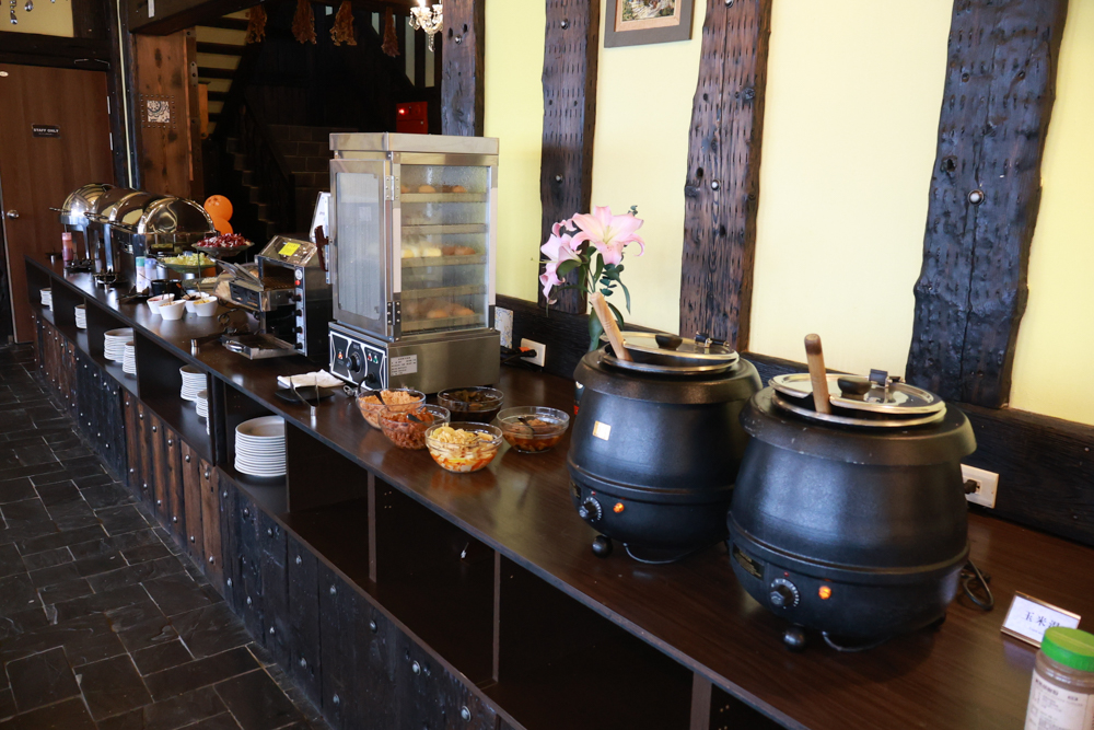 清境凡賽斯莊園 Vanse Manor|南法歐風木屋城堡 × 擁抱山嵐雲海的歐式夢幻莊園 × 寵物友善住宿推薦 × 火鍋晚餐 - 第39張圖