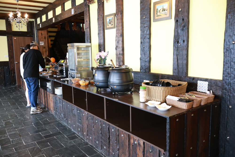 清境凡賽斯莊園 Vanse Manor|南法歐風木屋城堡 × 擁抱山嵐雲海的歐式夢幻莊園 × 寵物友善住宿推薦 × 火鍋晚餐 - 第37張圖