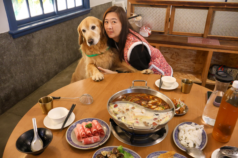 苗栗火鍋推薦｜貢鍋共鍋麻辣火鍋。老洋宅客家麻辣鍋底・手工蛋餃、水晶餃必吃・寵物友善餐廳