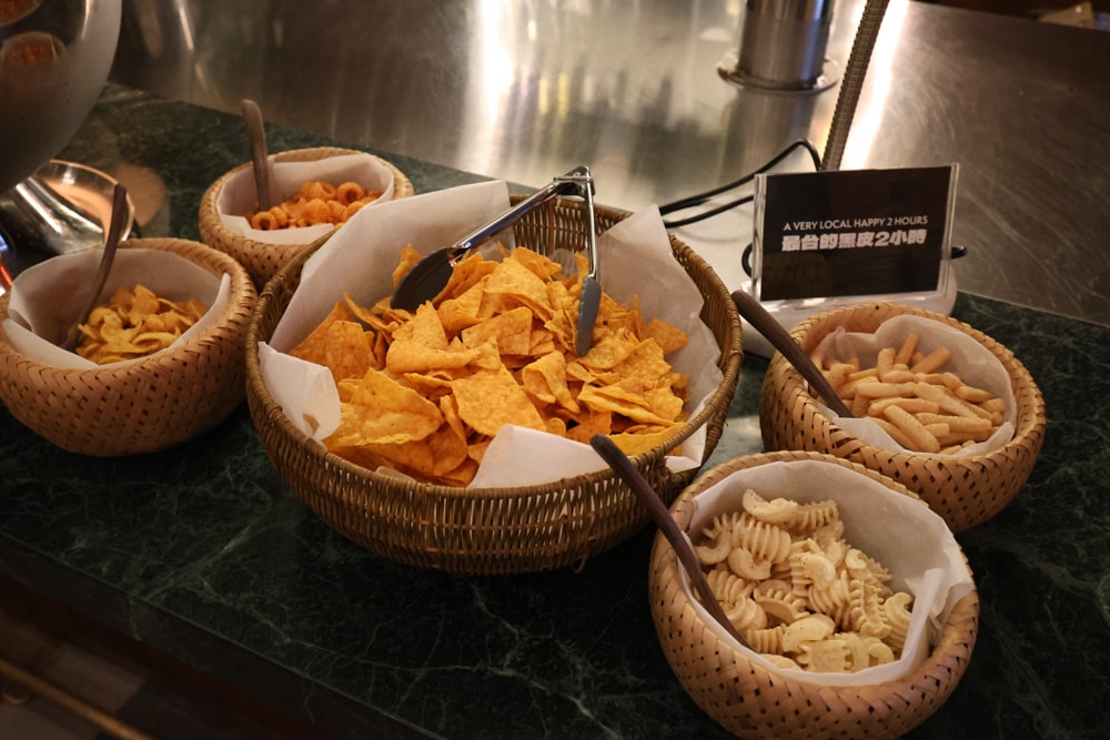 台北大安伊普索凱悅尚選酒店｜EPISODE Daan Taipei 。台北寵物友善飯店、忠孝復興 3 分鐘、音樂主題設計飯店，復古潮流風格、超強 Happy Hour