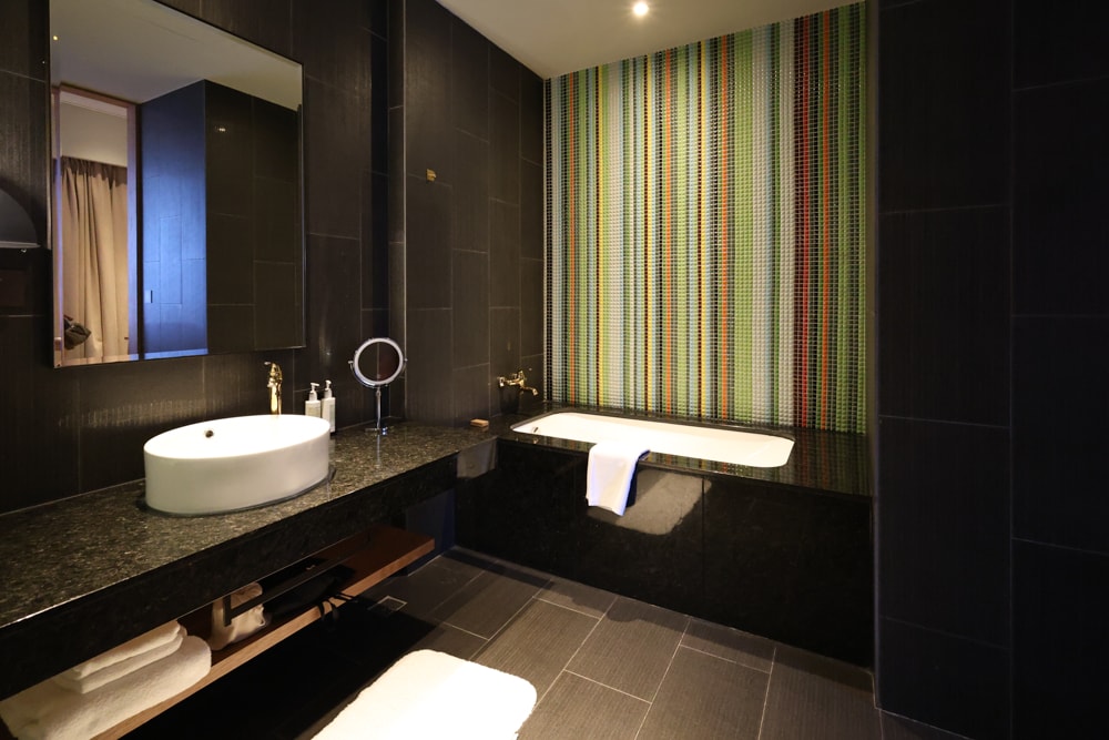 台北大安伊普索凱悅尚選酒店｜EPISODE Daan Taipei 。台北寵物友善飯店、忠孝復興 3 分鐘、音樂主題設計飯店，復古潮流風格、超強 Happy Hour