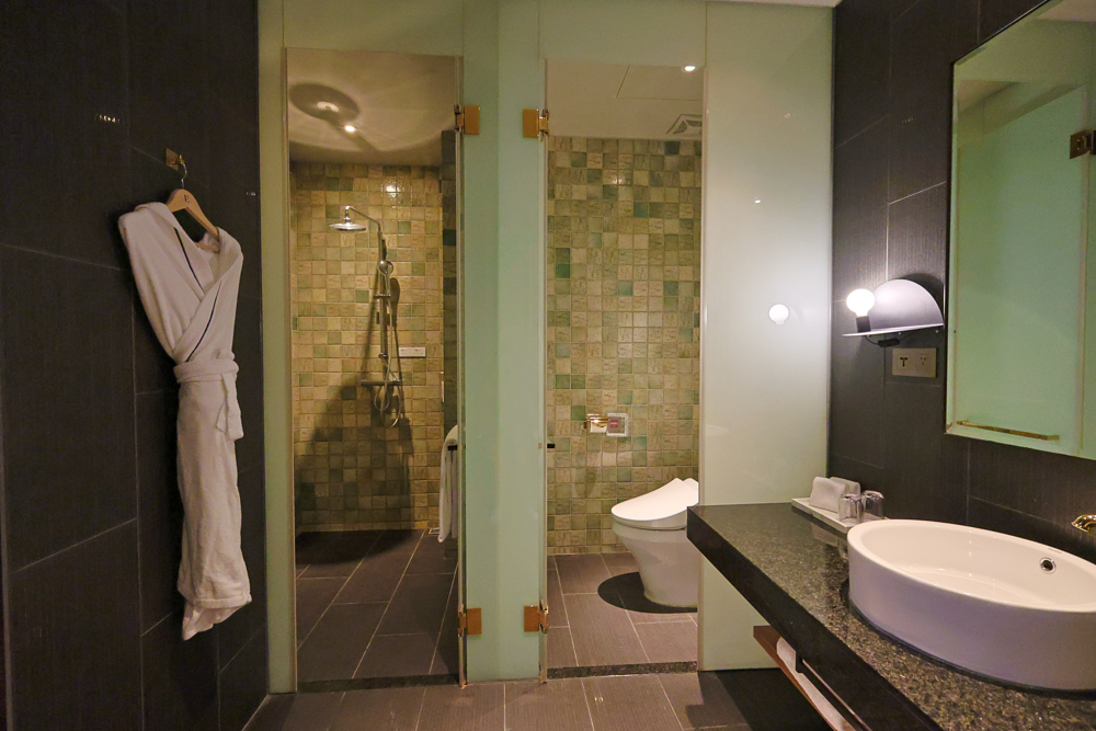 台北大安伊普索凱悅尚選酒店｜EPISODE Daan Taipei 。台北寵物友善飯店、忠孝復興 3 分鐘、音樂主題設計飯店，復古潮流風格、超強 Happy Hour