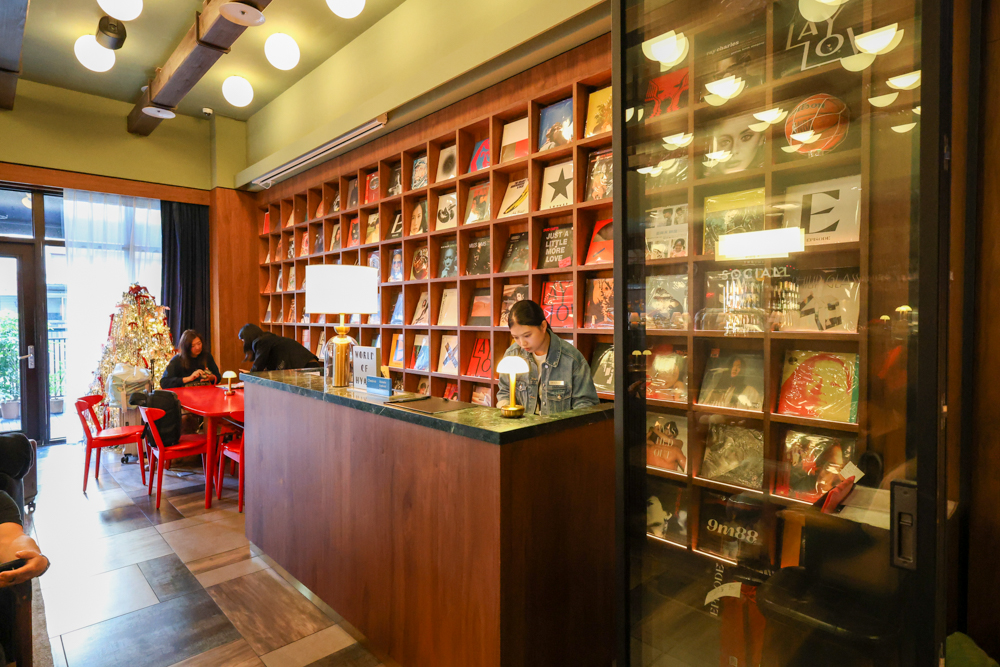 台北大安伊普索凱悅尚選酒店｜EPISODE Daan Taipei 。台北寵物友善飯店、忠孝復興 3 分鐘、音樂主題設計飯店，復古潮流風格、超強 Happy Hour