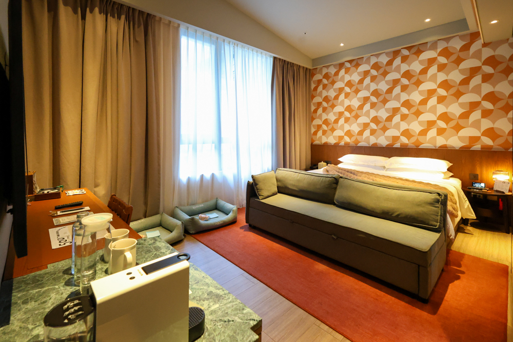 台北大安伊普索凱悅尚選酒店｜EPISODE Daan Taipei 。台北寵物友善飯店、忠孝復興 3 分鐘、音樂主題設計飯店，復古潮流風格、超強 Happy Hour