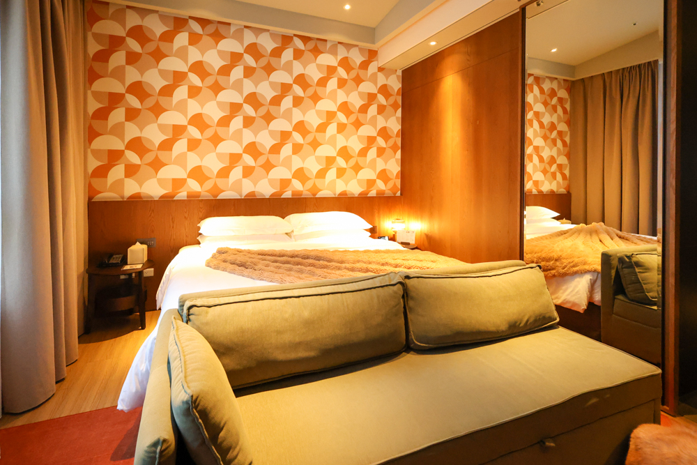 台北大安伊普索凱悅尚選酒店｜EPISODE Daan Taipei 。台北寵物友善飯店、忠孝復興 3 分鐘、音樂主題設計飯店，復古潮流風格、超強 Happy Hour