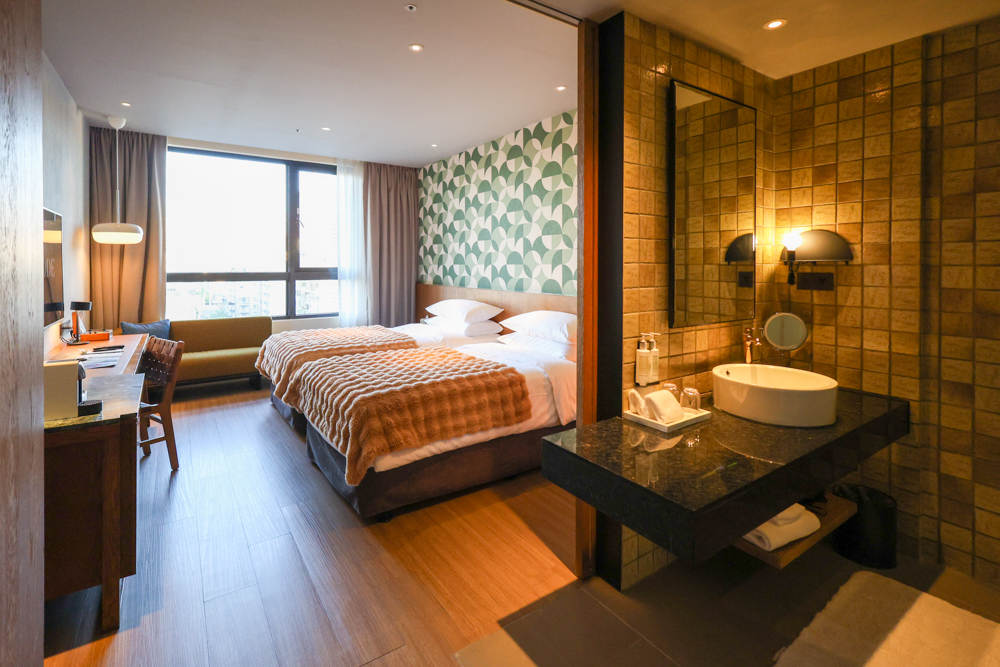 台北大安伊普索凱悅尚選酒店｜EPISODE Daan Taipei 。台北寵物友善飯店、忠孝復興 3 分鐘、音樂主題設計飯店，復古潮流風格、超強 Happy Hour