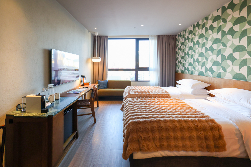 台北大安伊普索凱悅尚選酒店｜EPISODE Daan Taipei 。台北寵物友善飯店、忠孝復興 3 分鐘、音樂主題設計飯店，復古潮流風格、超強 Happy Hour