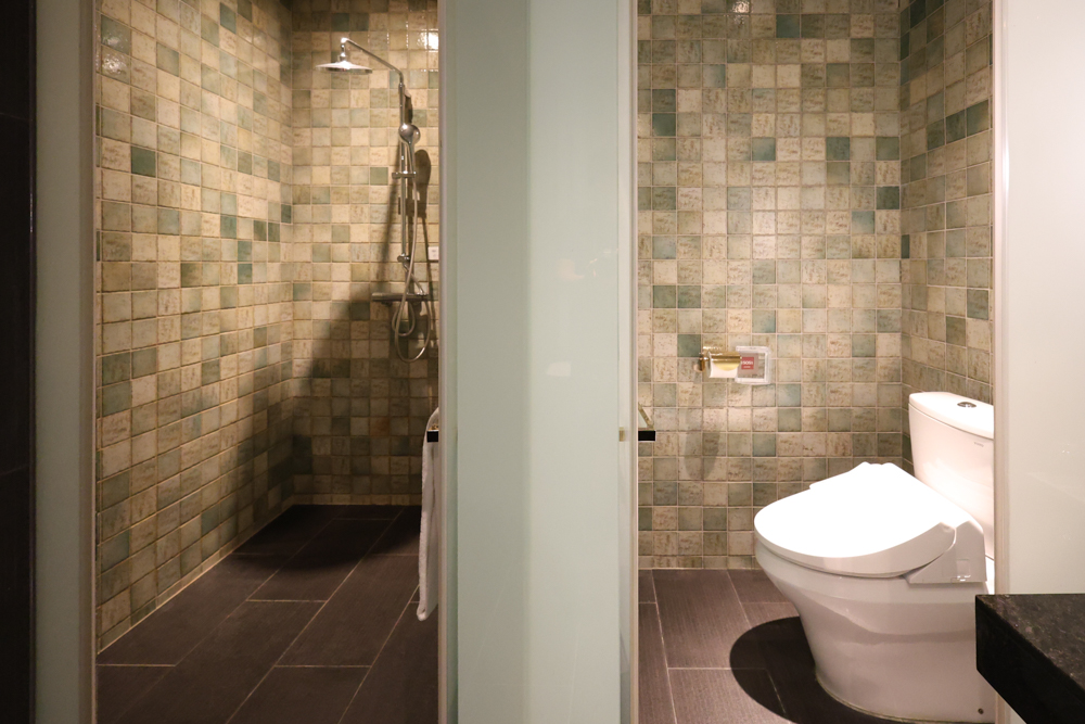 台北大安伊普索凱悅尚選酒店｜EPISODE Daan Taipei 。台北寵物友善飯店、忠孝復興 3 分鐘、音樂主題設計飯店，復古潮流風格、超強 Happy Hour