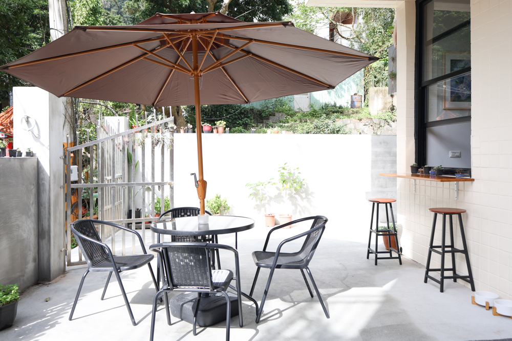 觀山咖啡。五股觀音山秘境咖啡廳|老屋改造、寵物友善、現烤披薩與甜點一次滿足 - 第7張圖 觀山咖啡。五股觀音山秘境咖啡廳|老屋改造、寵物友善、現烤披薩與甜點一次滿足