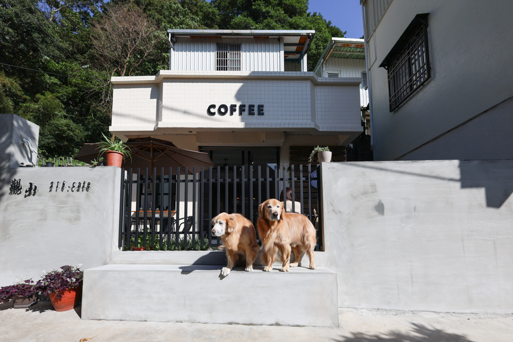 觀山咖啡。五股觀音山秘境咖啡廳|老屋改造、寵物友善、現烤披薩與甜點一次滿足 - 第4張圖 觀山咖啡。五股觀音山秘境咖啡廳|老屋改造、寵物友善、現烤披薩與甜點一次滿足