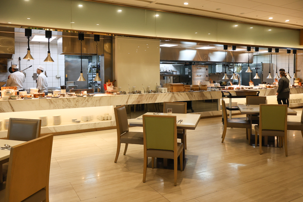 台北寵物友善自助餐推薦｜台北六福萬怡酒店敘日全日餐廳。生食級干貝柱＋香箱蟹一次滿足、寵物友善自助餐buffet