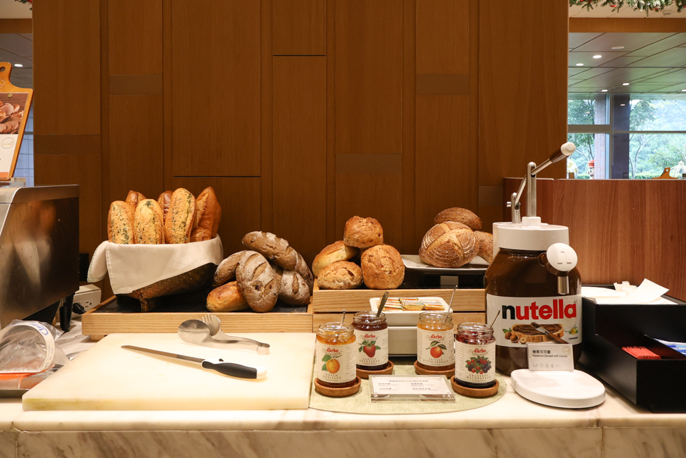 台北寵物友善自助餐推薦｜台北六福萬怡酒店敘日全日餐廳。生食級干貝柱＋香箱蟹一次滿足、寵物友善自助餐buffet