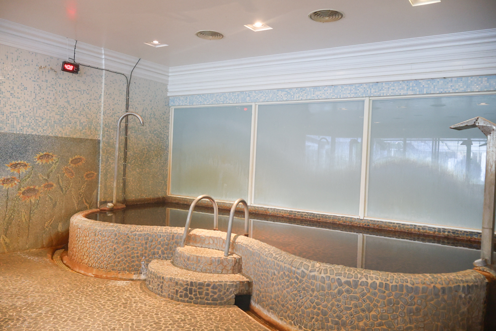 宜蘭寵物友善飯店|香格里拉冬山河渡假飯店。寵物可入住指定房型!歐風城堡飯店+美人湯+超豐盛早餐,超適合度假 - 第42張圖 宜蘭寵物友善飯店|香格里拉冬山河渡假飯店。寵物可入住指定房型!歐風城堡飯店+美人湯+超豐盛早餐,超適合度假