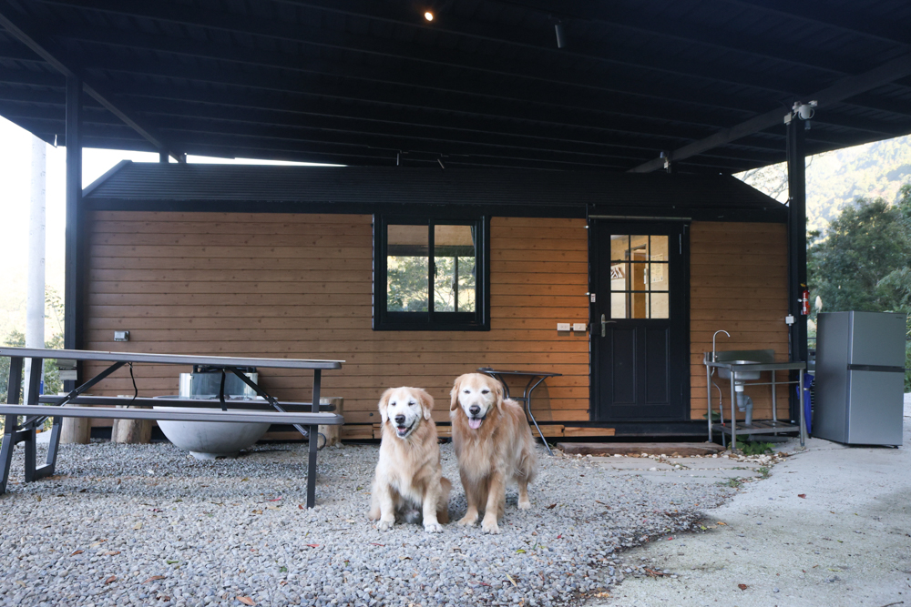 新竹尖石｜虹夕尖石 Villa 免搭帳露營區 ｜雲海山景、小木屋、太空艙、焚火爐夜景、寵物友善