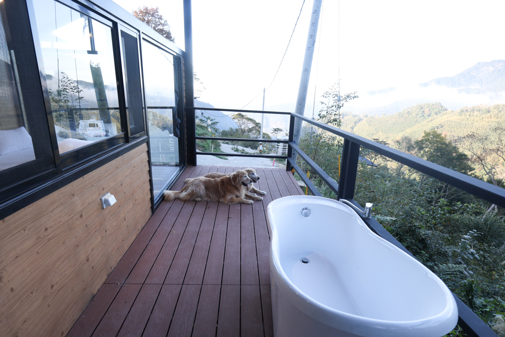 新竹尖石｜虹夕尖石 Villa 免搭帳露營區 ｜雲海山景、小木屋、太空艙、焚火爐夜景、寵物友善